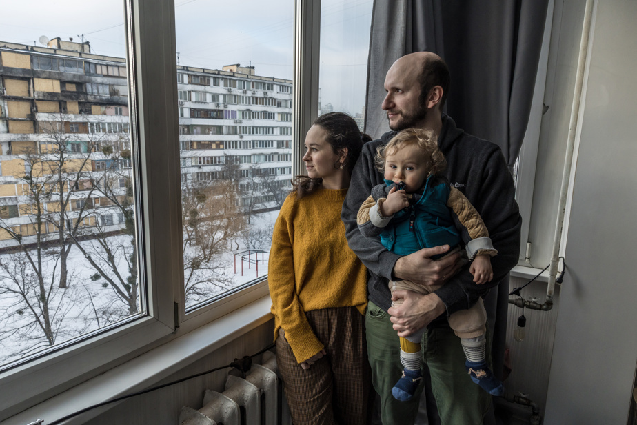 Bombardements russes | Les habitants de Kyiv dans le froid et l’obscurité de l’hiver ukrainien