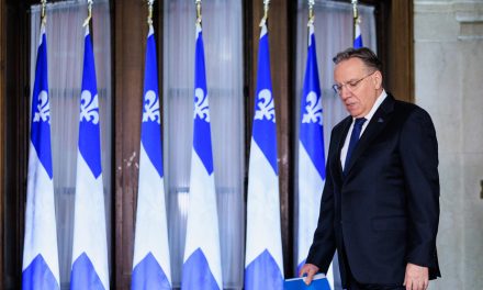 Démission de François Legault | D’un surplus record à un déficit record