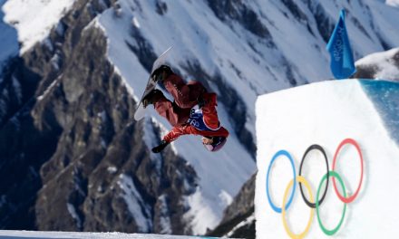 Surf des neiges | Laurie Blouin et Juliette Pelchat passent en finale de slopestyle