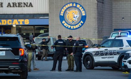 Rhode Island | Au moins deux personnes tuées après des tirs dans une patinoire