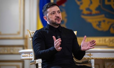 Entrevue à l’AFP | L’Ukraine ne perd pas la guerre, assure Zelensky