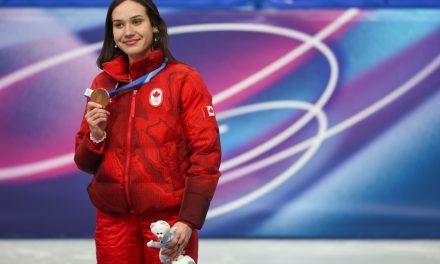 Patinage de vitesse | Courtney Sarault en bronze, déception pour William Dandjinou