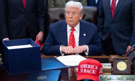 Rapport annuel de Human Rights Watch | Les États-Unis sur la voie de l’« autoritarisme »