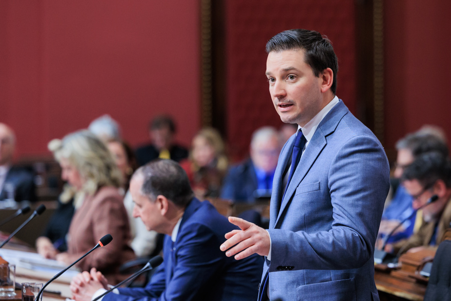 Droit à l’avortement dans le projet de constitution | La pression s’accroît sur Simon Jolin-Barrette pour renoncer