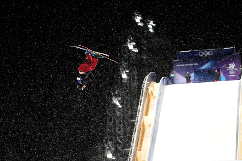 Ski acrobatique | Dylan Deschamps rate la cible en finale du grand saut