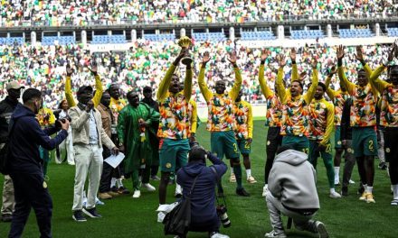 « Champions forever » : au Stade de France, les Sénégalais fêtent leur CAN envers et contre tous