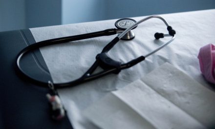 Carnet Santé Québec | Les médecins spécialistes en faveur de la publication sans délai des résultats