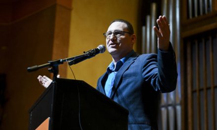Avi Lewis est élu chef du Nouveau Parti démocratique
