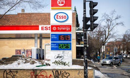 Conflit au Moyen-Orient | Le diesel franchit le cap des 2 $ à Montréal
