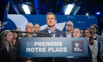 Élection partielle dans Terrebonne | Les libéraux « obnubilés par le culte de Carney », dit Blanchet