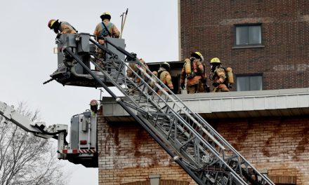 Montréal | Un incendie sur le boulevard Saint-Laurent