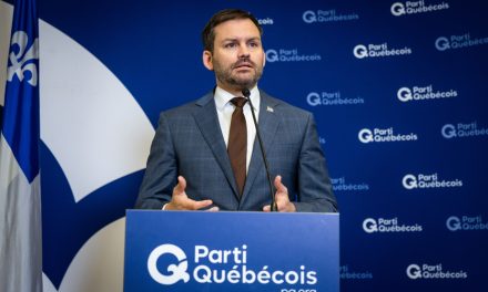 Assermentation de Christine Fréchette | « Peu de différences » entre les caquistes et libéraux, selon Paul St-Pierre Plamondon