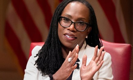 « Faible QI » | Quand Trump utilise un stéréotype raciste contre ses adversaires