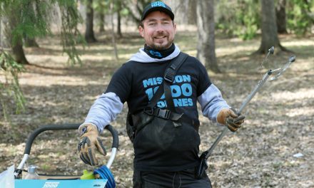 Ménage du printemps | Un Montréalais fait le tour de l’île à pied pour ramasser des déchets