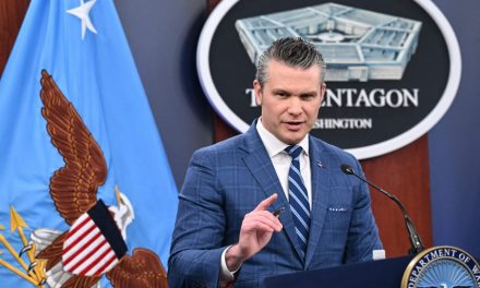Cessez-le-feu en Iran | Pete Hegseth clame « une victoire historique et écrasante »