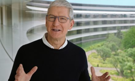 Apple | Tim Cook remplacé à la direction après 15 ans de mandat