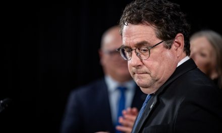 Selon un sondage | Bernard Drainville mènerait la CAQ au bas du classement