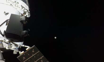 Les astronautes d’Artemis entrevoient la face cachée de la Lune