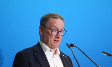 Secteur de la défense | Louis Vachon investit dans une entreprise montréalaise