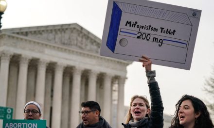 Pilule abortive  | La Cour suprême américaine maintient temporairement l’envoi par la poste