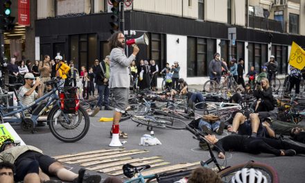 Mort d’une cycliste à Montréal | Montréal devrait créer un « lien cyclable » sur l’avenue du Parc, conclut une coroner