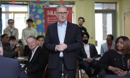 Élections britanniques | Starmer s’accroche malgré la défaite historique du Labour