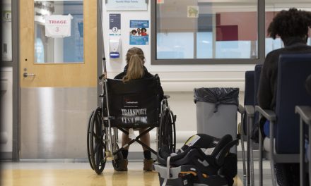 Après une tentative de suicide | Une adolescente est laissée dans le noir en raison d’un mauvais numéro de fax