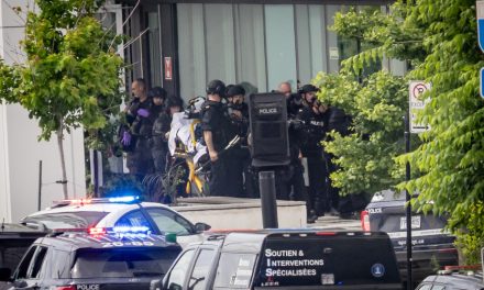 Fusillade dans Côte-des-Neiges | La sœur du policier tué demande au public de signaler les images violentes