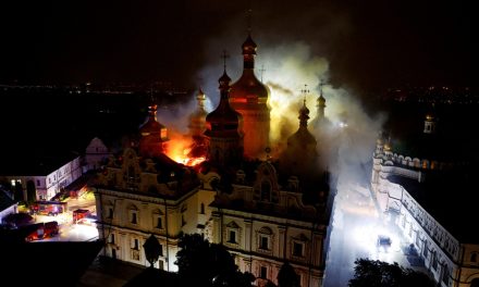 Ukraine | Attaque massive sur Kyiv, un joyau orthodoxe en feu