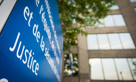 Il a bousillé la vie d’un adolescent | Un ex-motard pédophile travaille auprès de femmes très vulnérables, s’inquiète une juge