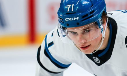 Sharks de San Jose | Macklin Celebrini signe un contrat de 94 millions sur 5 ans