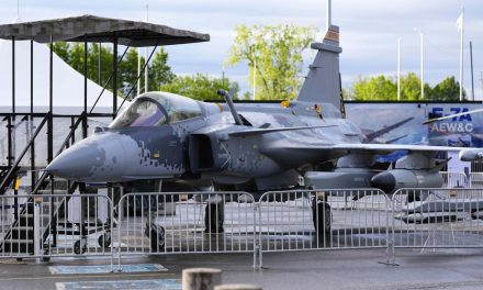 Possible contrat avec Ottawa | Saab construirait ses avions de chasse au Québec