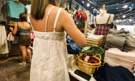 Absence de cabine dans certains magasins | Acheter des vêtements… sans pouvoir les essayer