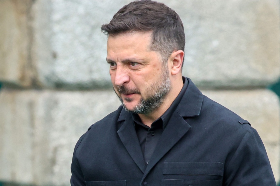 Guerre en Ukraine | Zelensky annonce un remaniement ministériel, les frappes se poursuivent