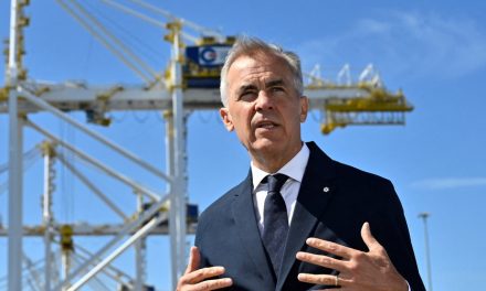 Droits de douane | Carney garde son calme face à une nouvelle tirade de Trump