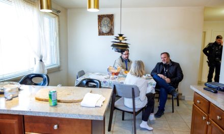 Équipe conjointe de policiers et de psychiatres | Au secours des patients invisibles