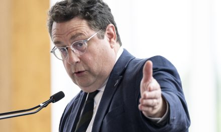 Droits de douane | « Toujours pas d’entente » entre le Canada et les États-Unis, affirme Bernard Drainville