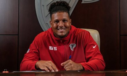NFL | Le Québécois Matthew Bergeron devient le garde le mieux payé