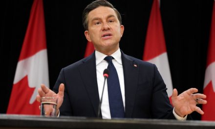 Négociations commerciales | Poilievre demande à Carney de ne pas céder face à l’administration Trump