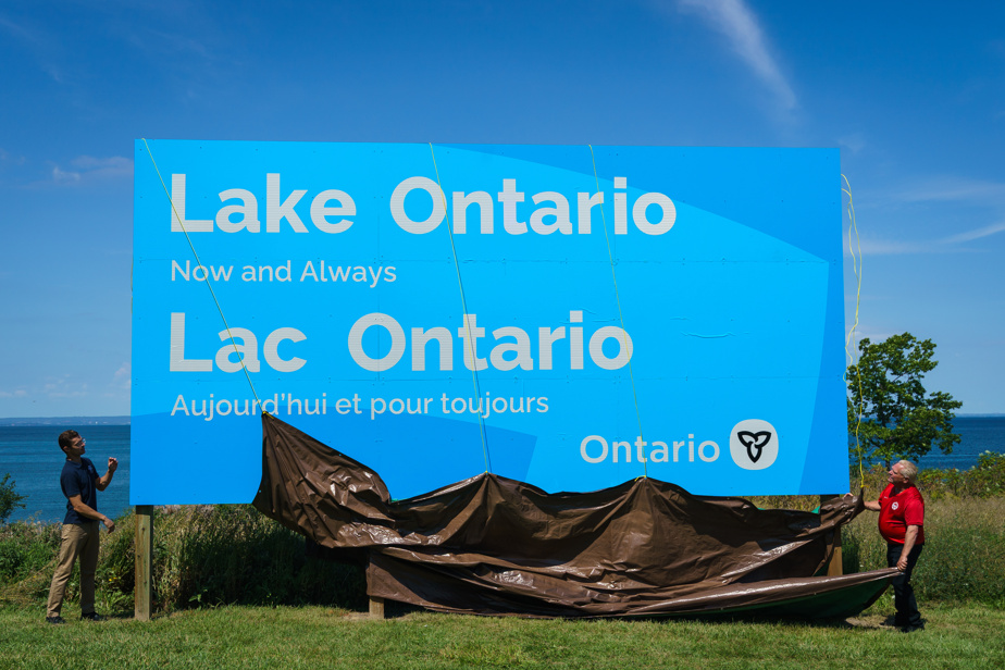Doug Ford dévoile un panneau au lac Ontario en riposte à Donald Trump