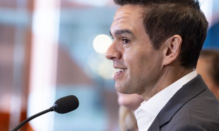 Logements pour aînés | Charles Milliard promet de plafonner les hausses de loyer dans les RPA