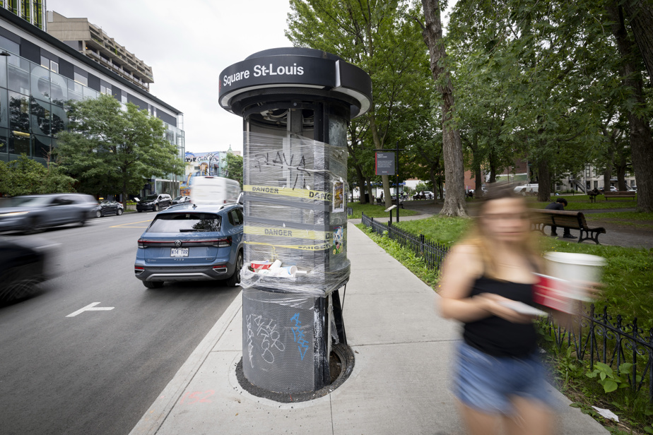 Montréal | Des colonnes publicitaires à l’abandon enlaidissent les rues