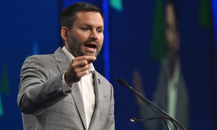 Possible ingérence américaine dans l’élection | Un « timing étrange », soulève St-Pierre Plamondon