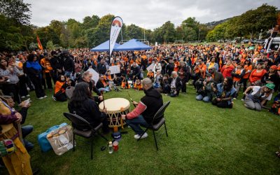 Pensionnats autochtones | Des centaines de personnes marchent en l’honneur des survivants et disparus