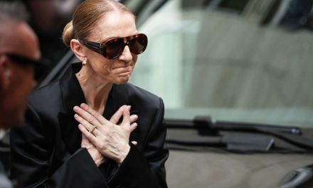 La Presse à Paris | La famille Dion dans la Ville lumière