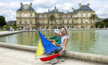 En quête de solutions | Comment la France rallie sa jeunesse et ses aînés