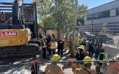 Montréal | Opération de sauvetage pour sortir deux personnes d’un chantier de démolition