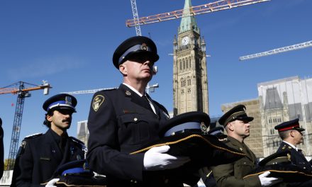 Hommage à Ottawa aux policiers morts dans l’exercice de leurs fonctions