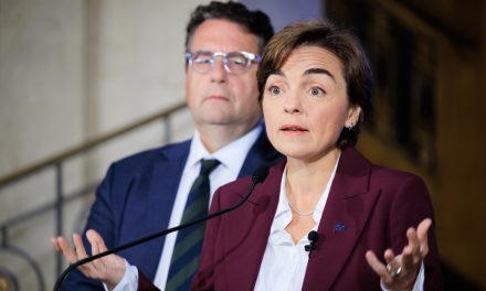 Politique d’achat québécois renforcée | Christine Fréchette brandit son « bouclier »