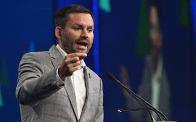 Le PLQ demande au chef du PQ s’il a rencontré des politiciens d’extrême droite
